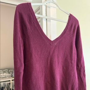 Gorgeous double v deep purple cashmere sweater